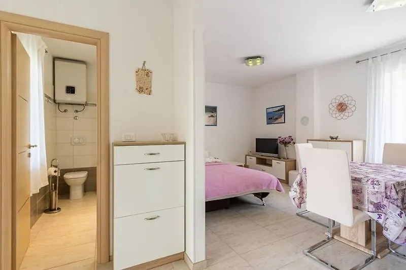 Studio Apartment In Cres With Terrace, Air Condition, Wifi, 5206-2 0*,