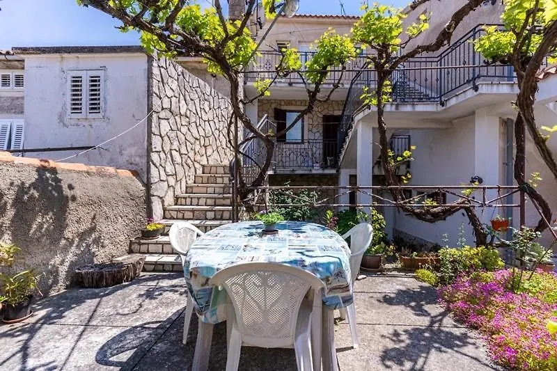 Studio Apartment In Cres With Terrace, Air Condition, Wifi, 5206-2