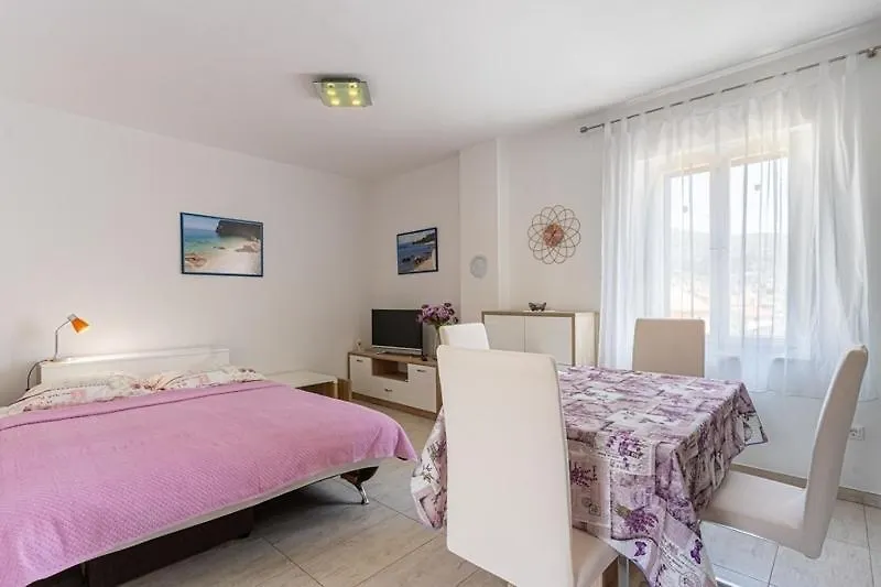 Studio Apartment In Cres With Terrace, Air Condition, Wifi, 5206-2